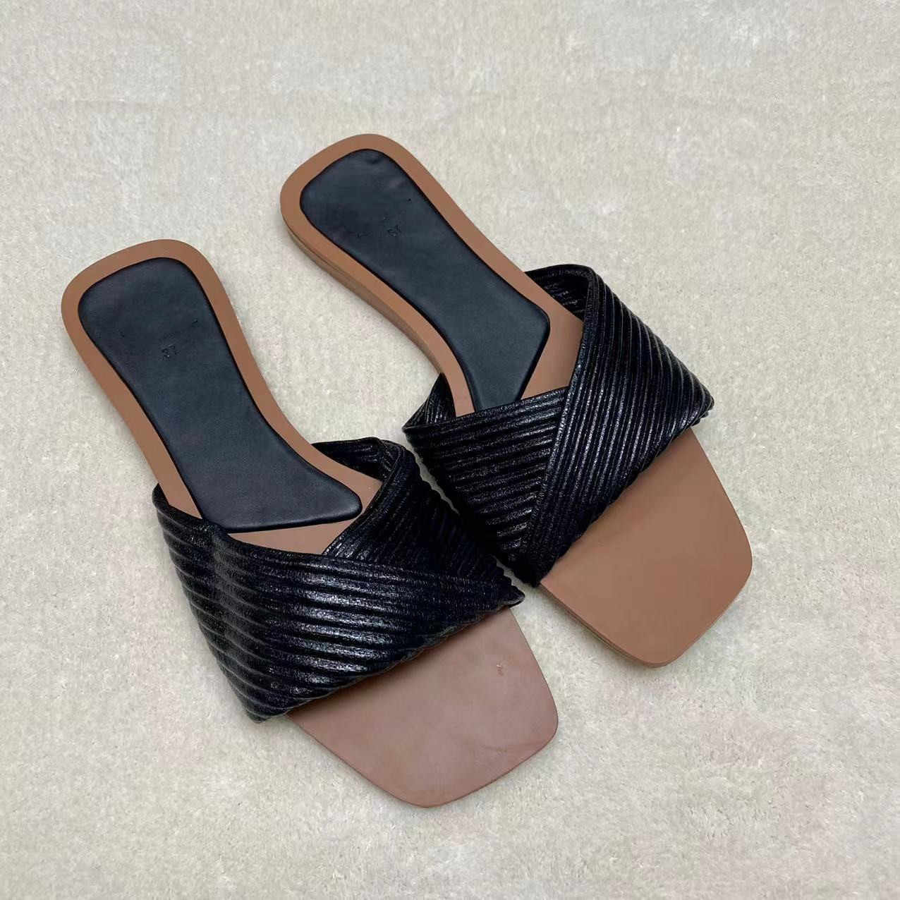 Casual All-matching Fashion Pleated Women's Flat Slippers