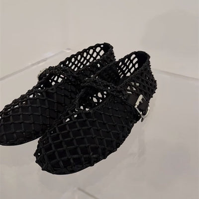 Weaving Hollow One Word With Mary Jane Shoes